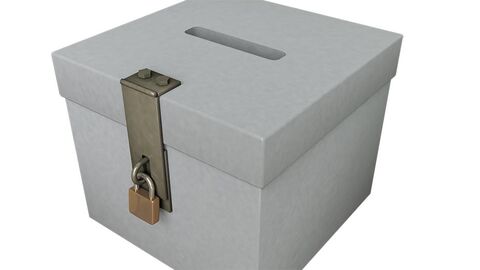 Wahlurne freigestellt mit weißem Hintergrund.