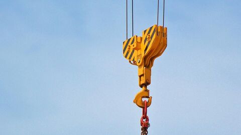 Haken am Kranarm eines Lastenkrans