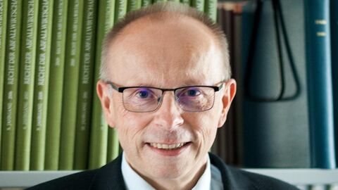 Vorsitzender Richter am Verwaltungsgericht Helmut Schmidt Profilbild von Herrn Helmut Schmidt.