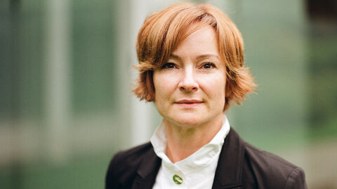 Portrait der Vizepräsidentin des Verwaltungsgerichts Wiesbaden.